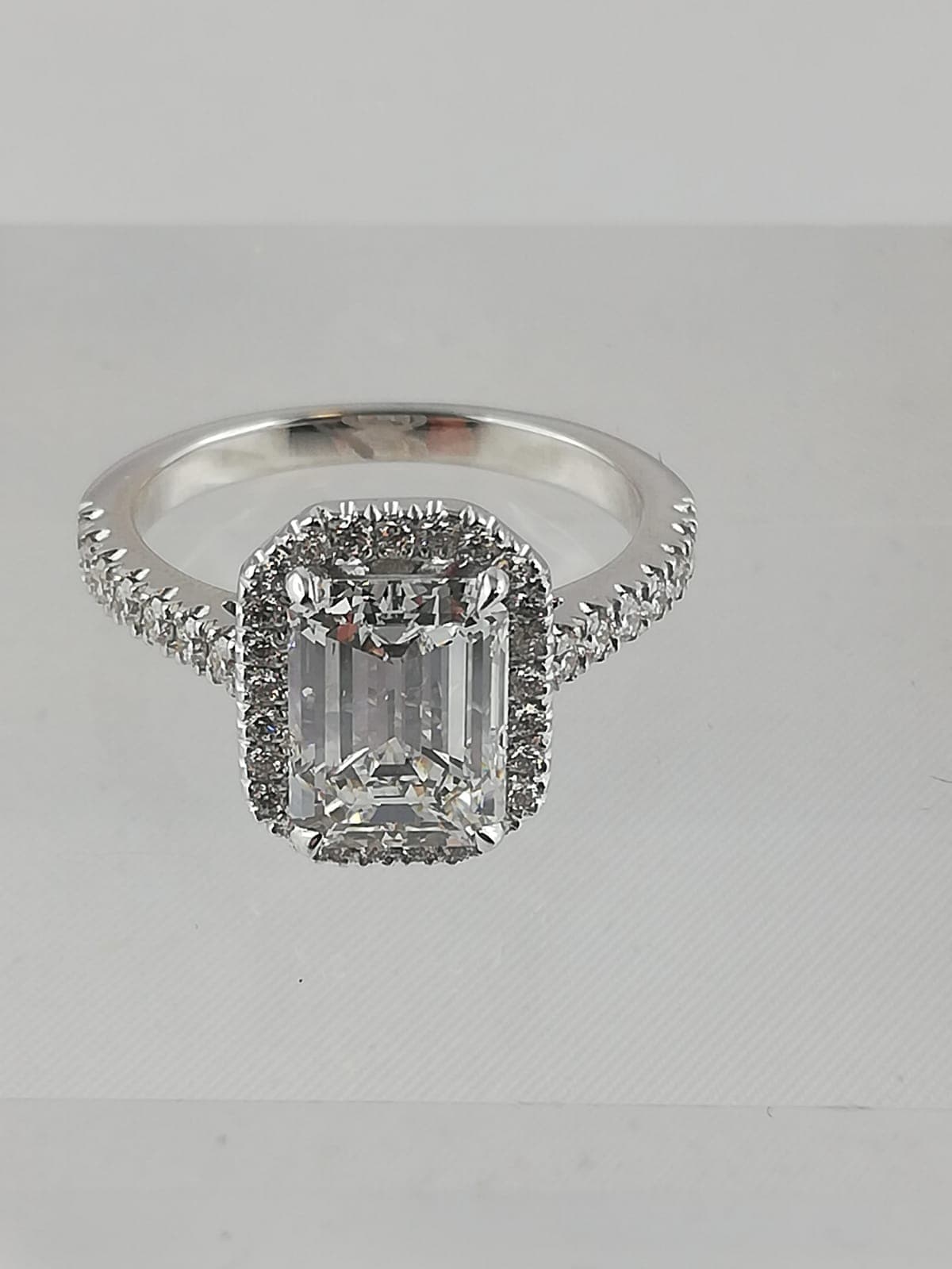 Expertise gemmologique diamant à Fontainebleau (77300)