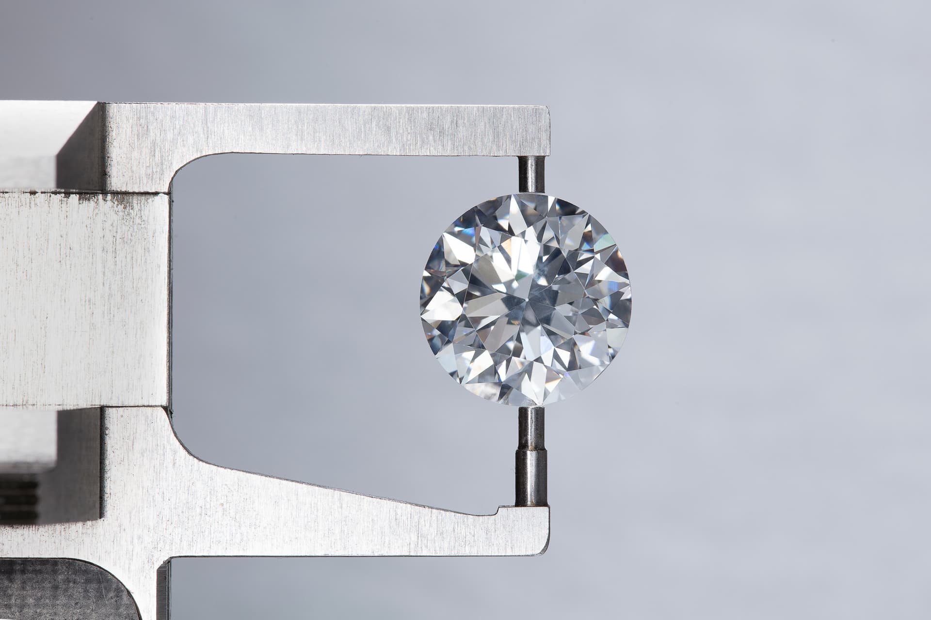 Expertise gemmologique diamant à Fontainebleau (77300)